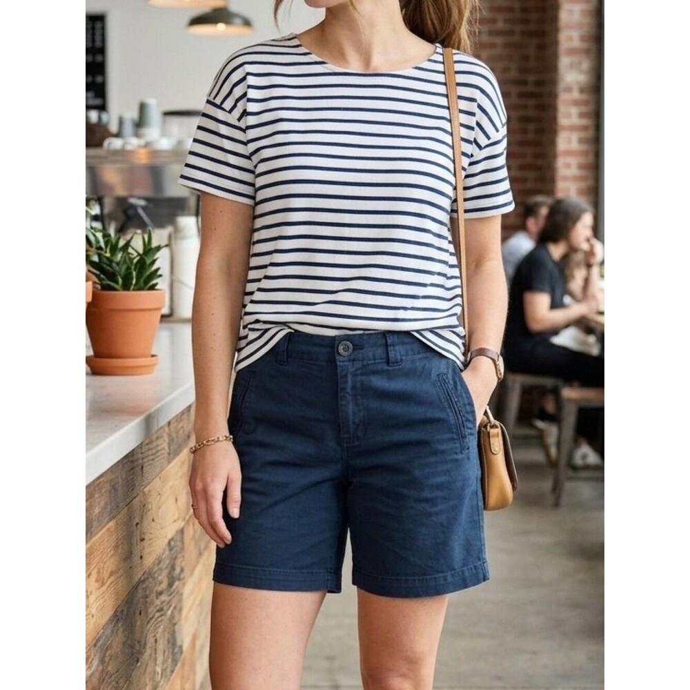 Dockers 5.5" Stretch Chino Shorts in Moody Navy Blue Size 8